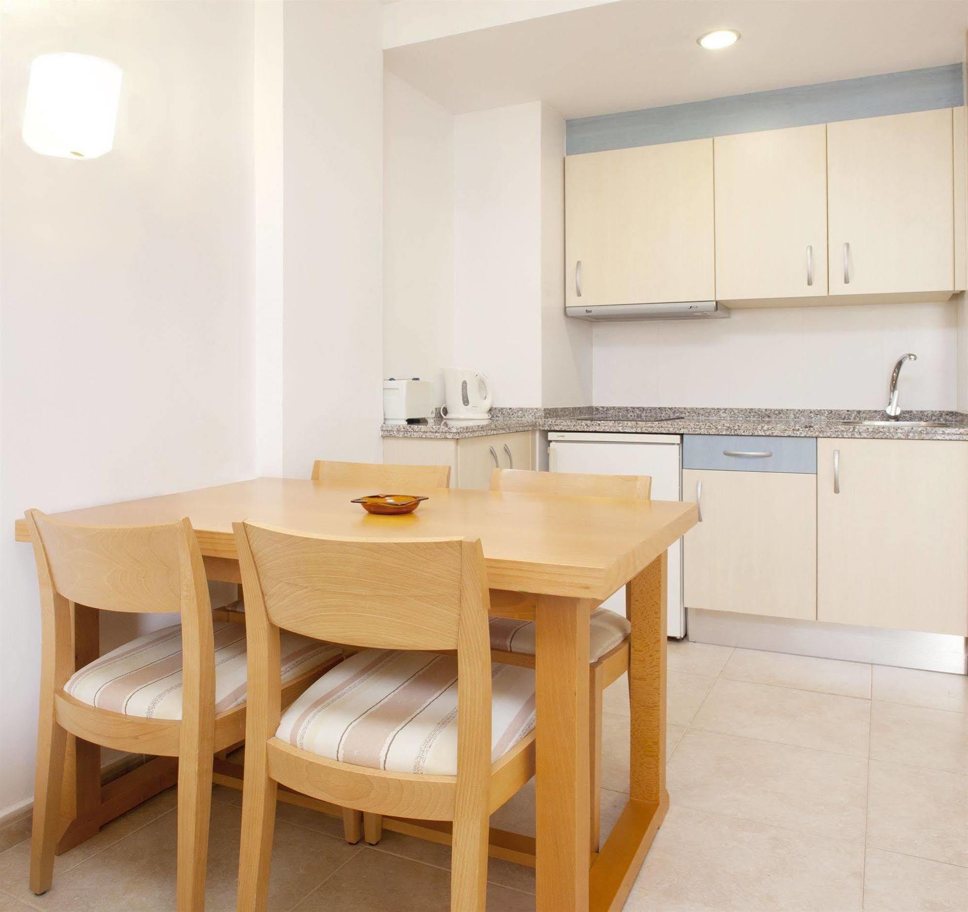Apartamentos Mar Y Playa Ibiza Town Luaran gambar